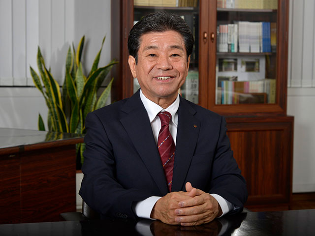 うえちグループ代表沖縄県観光事業協同組合代表理事 上地 長榮